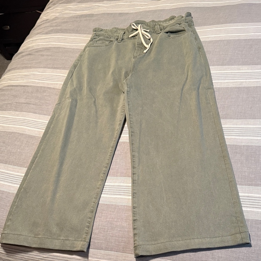 PAIGE Anessa Cropped Pants